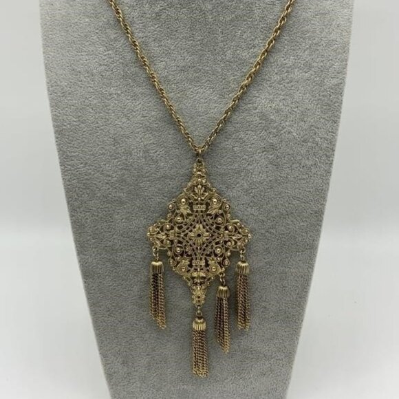 Beautiful Vintage 1960's Hollywood Regency Tassel Filigree Necklace - Picture 1 of 4